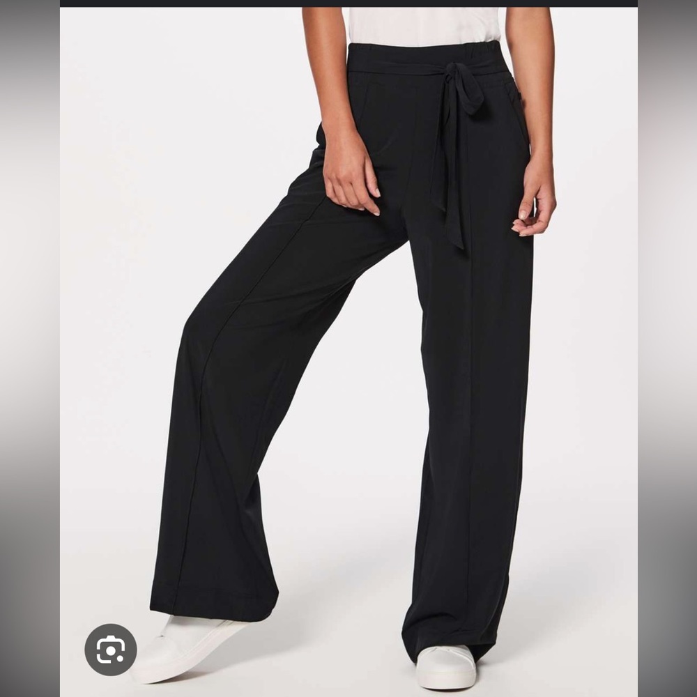 NWT. Lululemon Noir Pant.